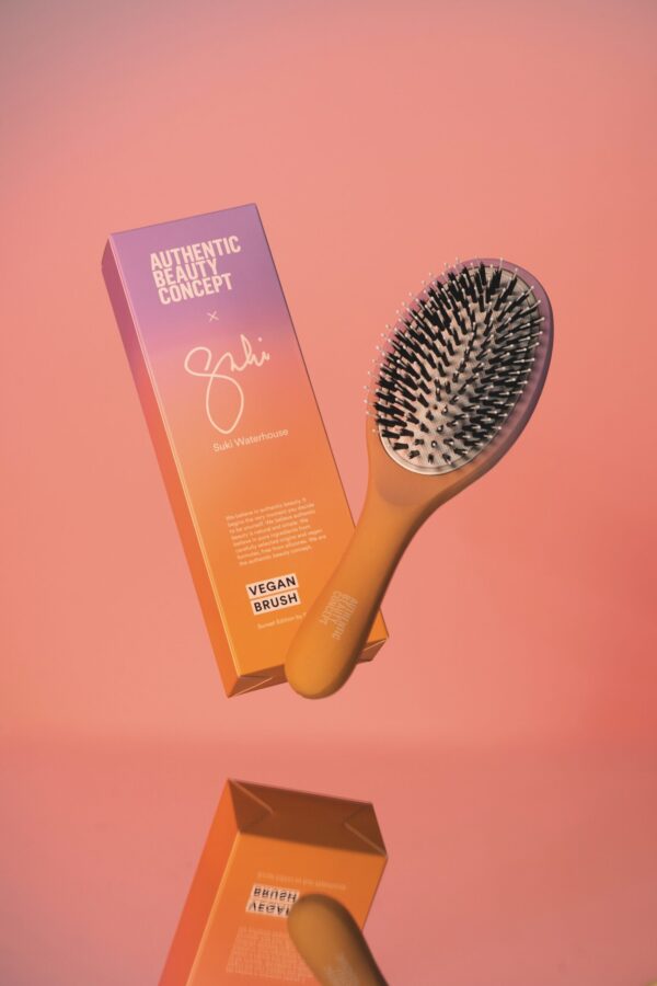 Authentic Beauty Concept Suki Waterhouse vegan haarborstel Ltd edition