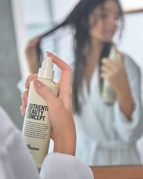 Authentic Beauty Concept Replenish Spray Conditioner