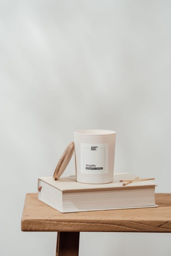 Authentic Beauty Concept geurkaars Amplify