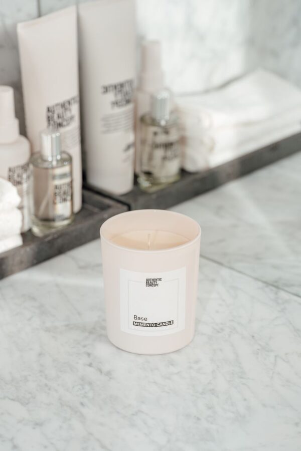 Authentic Beauty Concept geurkaars Base