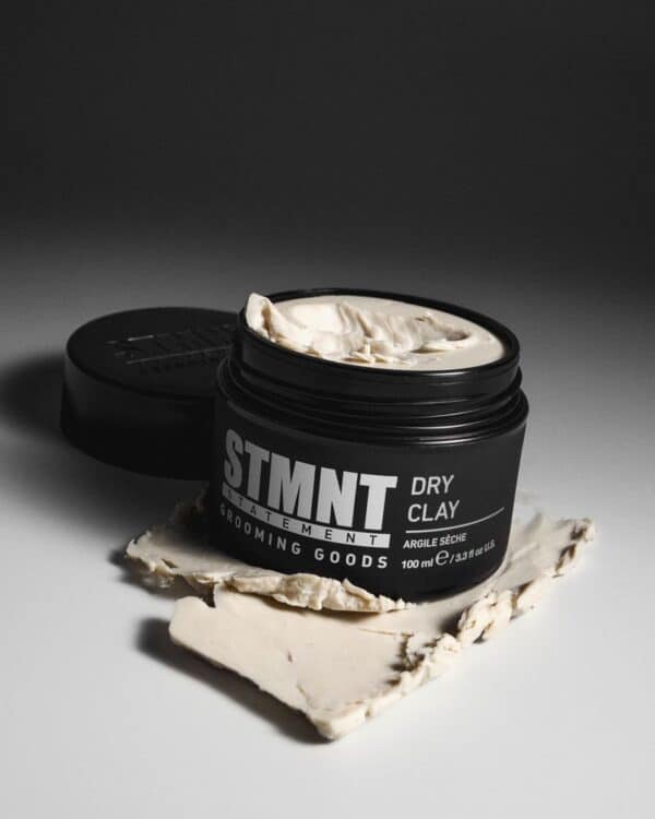 STMNT Dry Clay haarstyling product voor een stevige hold.
