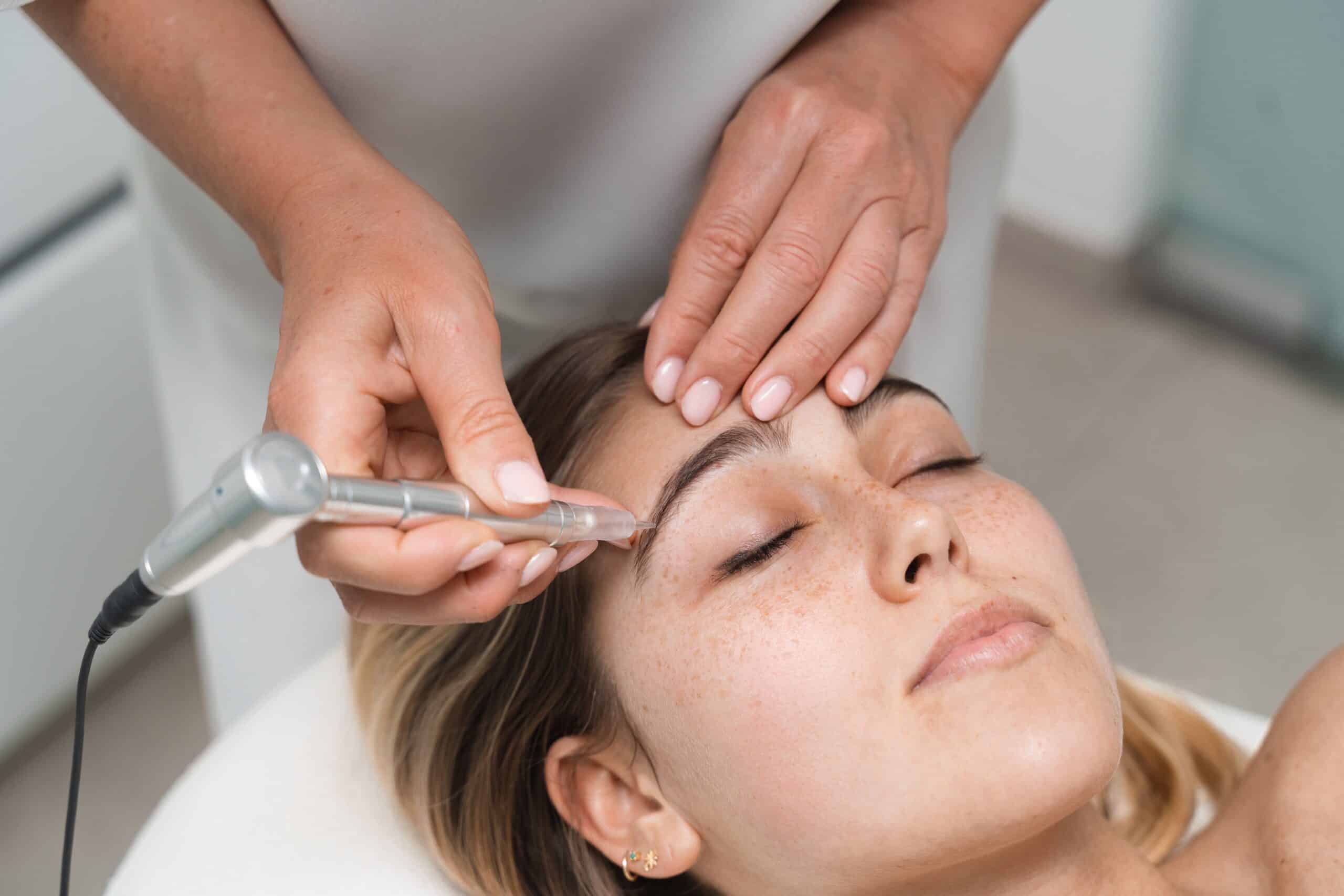 Kleuren wimpers henna brows